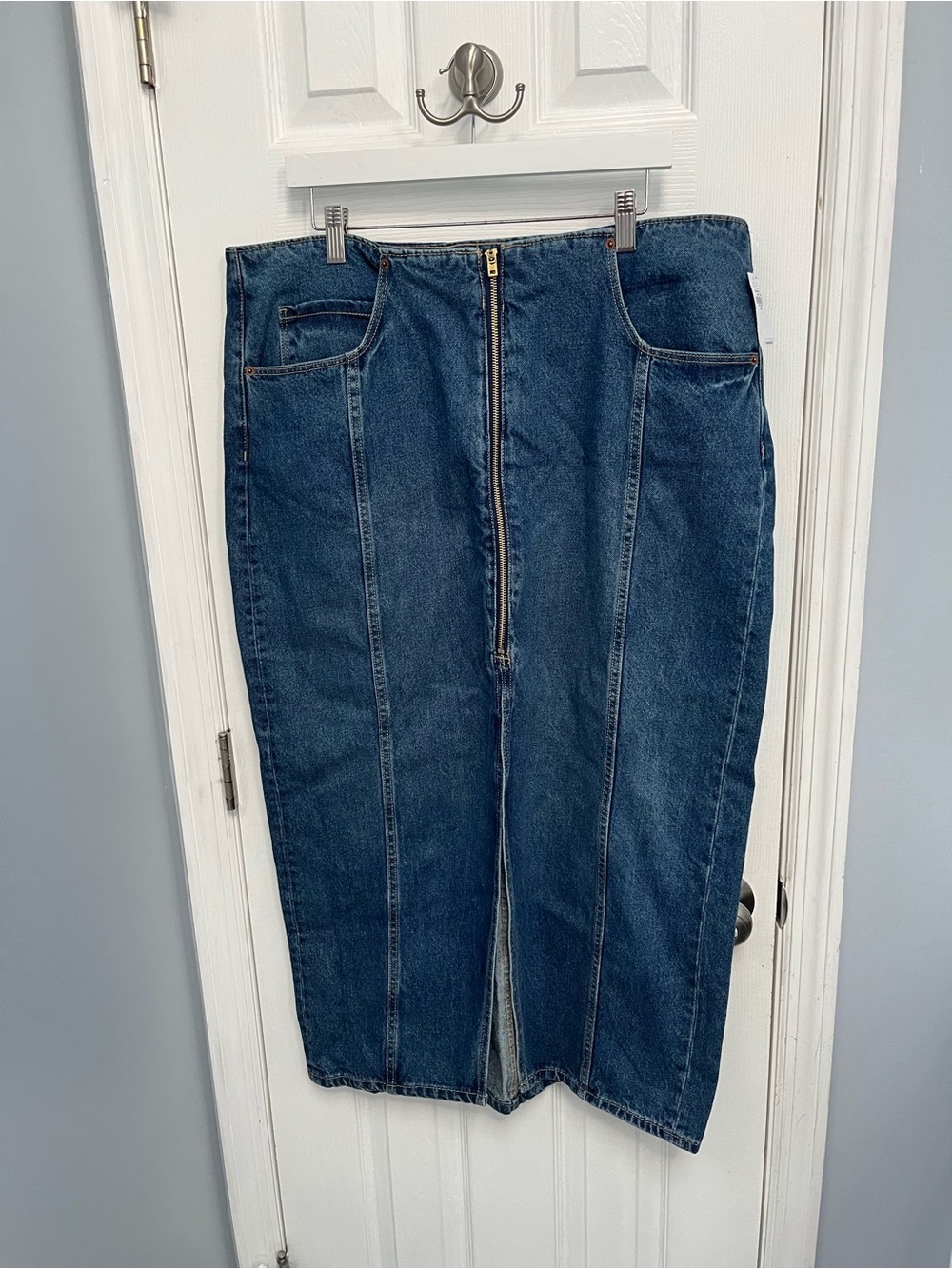 Jean Denim Maxi Skirt Old Navy Mid-Rise Med Wash 16 Front Zip NEW Front Slit - Picture 1 of 15